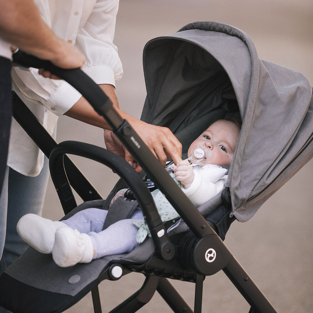 Poussette TRIO Bébé Confort  Equipements pour enfant et bébé à