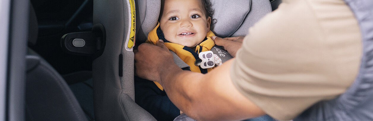 Longs) voyages en voiture avec votre nouveau-né: conseils pour voyager en  toute sécurité et confort avec votre nouveau-né