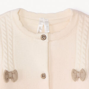 Gilet en tricot à torsades et nœuds pour bébé fille 