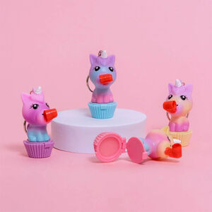 Baume à lèvres parfumé Langue de licorne avec porte-clé (parfum aléatoire) 