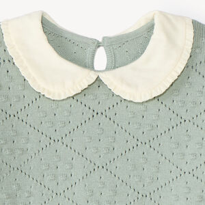 Pull bébé fille en tricot ajouré col Claudine 