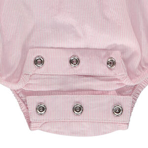 Barboteuse rayée à bretelles volantées pour bébé fille 