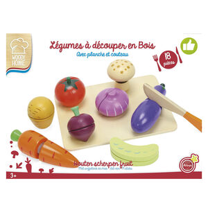 Planche à découper en bois avec légumes 
