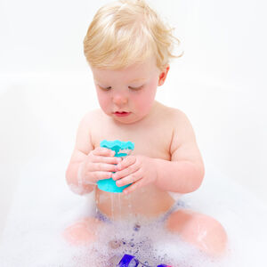 Set de 8 jouets de bain type tonneaux de pluie 