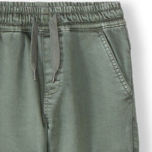 Jean jogger style cargo uni à poches pour garçon 