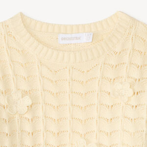 Pull fille en tricot ajouré avec fleurs crochetées 