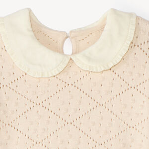 Pull bébé fille en tricot ajouré col Claudine 