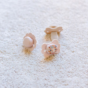 Sucette avec tétine silicone SX Pro 6-18M Wonderland rose 