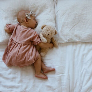 Veilleuse Ourson Son & Lumière Rose Blush 