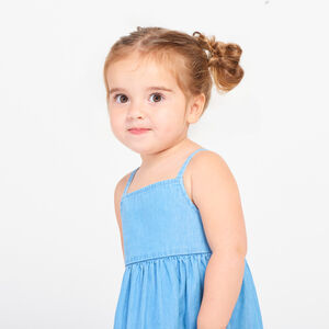 Robe à bretelles et broderies florales pour bébé fille 