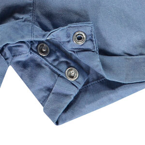 Salopette courte avec fleur brodée pour bébé fille 