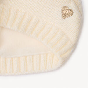 Bonnet à pompons fantaisie et cœur brodé pour bébé fille 