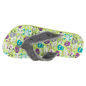 Tongs avec clous fantaisie et têtes de mort 