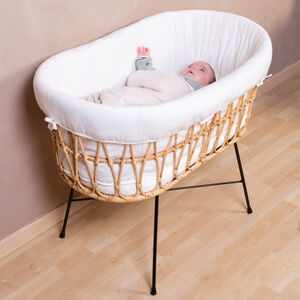 Berceau en rotin avec pieds en métal + matelas + habillage 