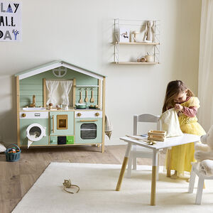 Cuisine tout équipée avec accessoires en bois 