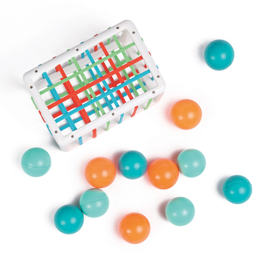 Cube de manipulation avec balles 