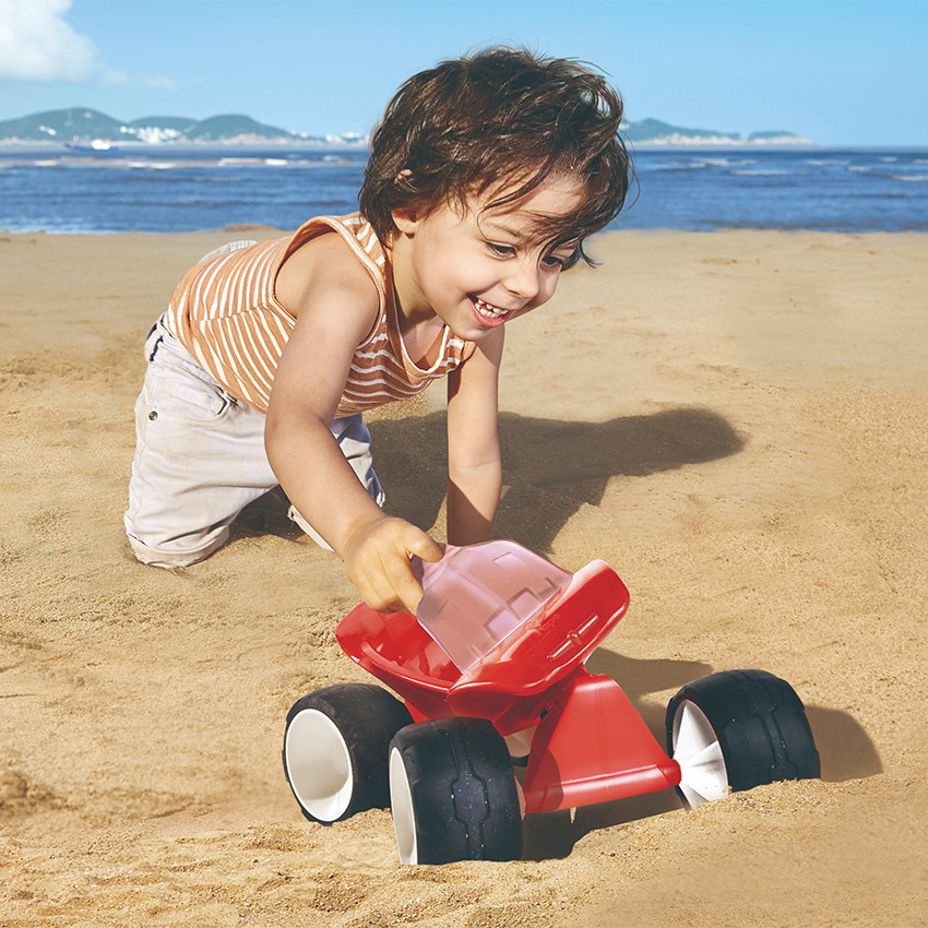Buggy tout-terrain rouge  