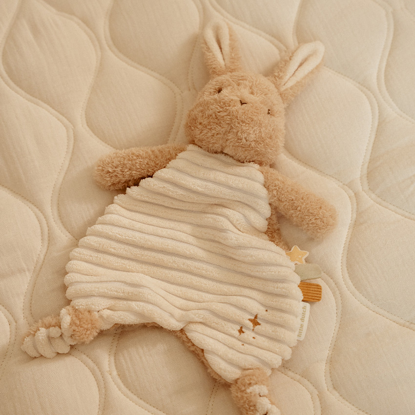 Doudou lapin plat Newborn Naturals avec nouettes  