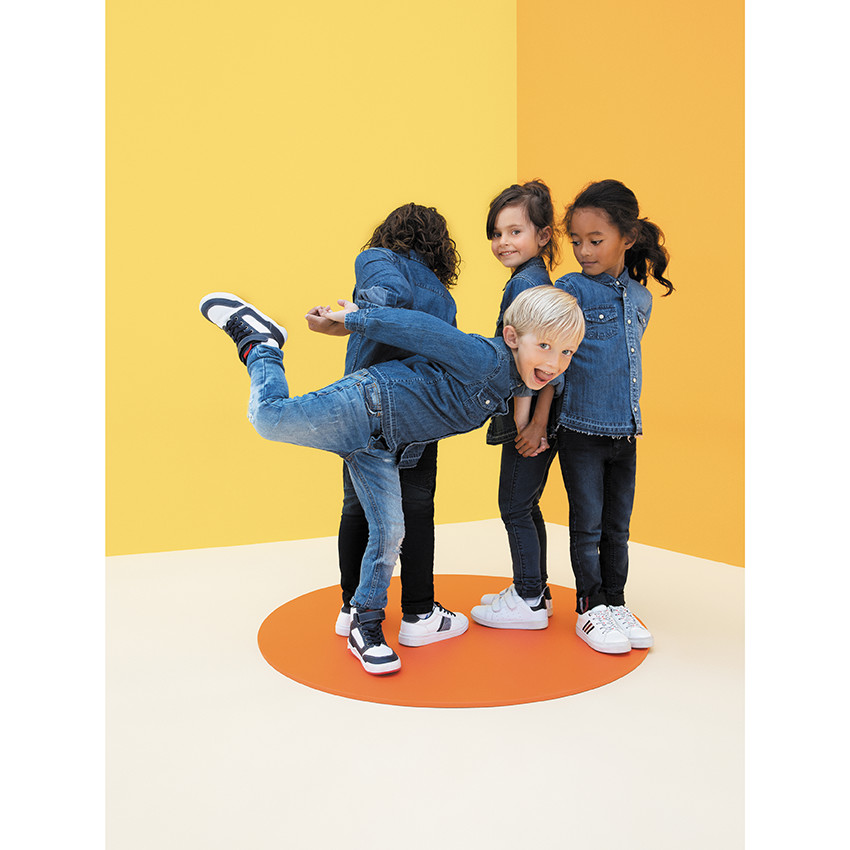 Baskets montantes tricolores avec scratch et lacet du 28 au 35 