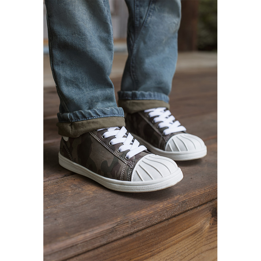 Baskets basses à lacets motif army  