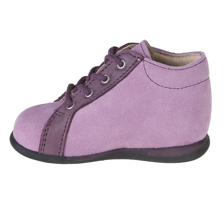 Bottillons lilas avec lacets et fleurs et strass sur le côté 