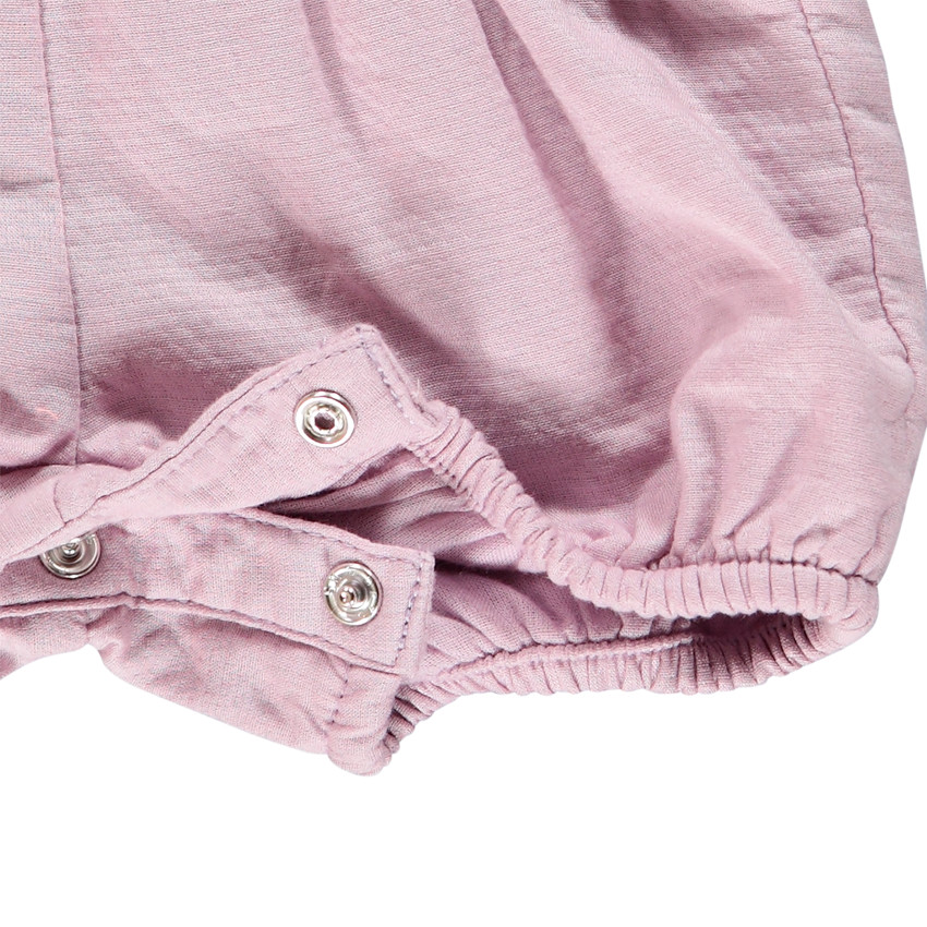 Ensemble avec salopette courte et t-shirt imprimé pour bébé fille 