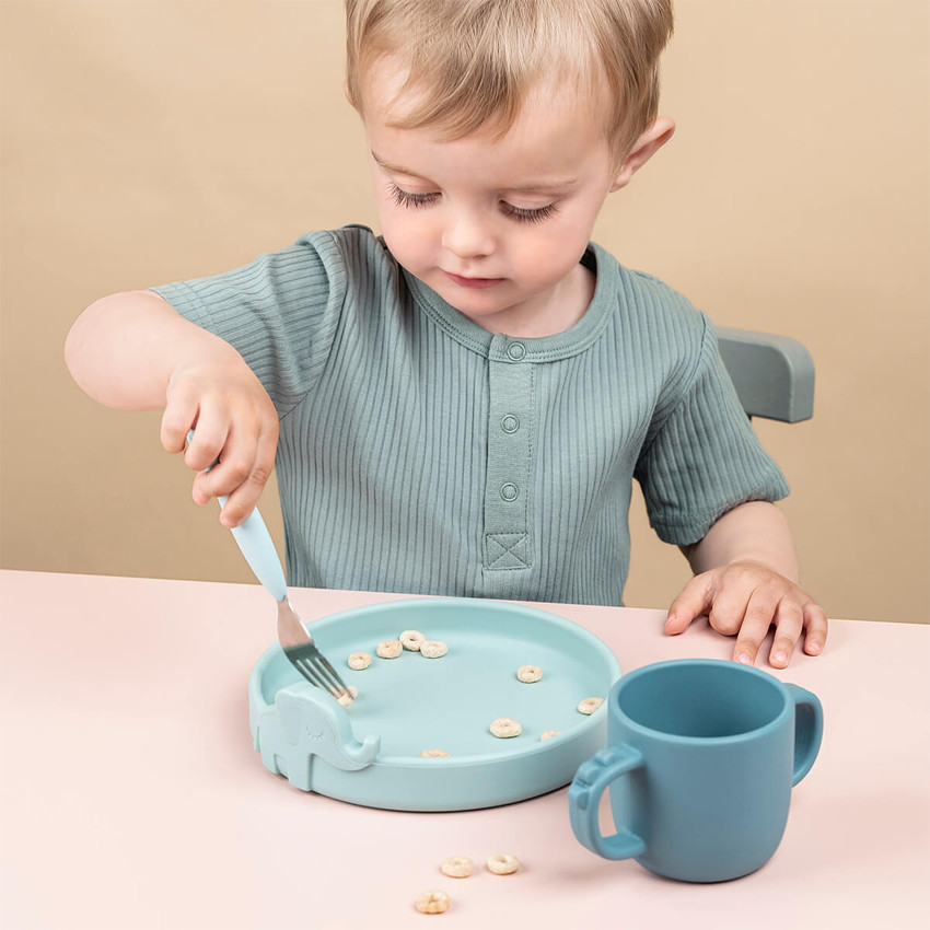Kit vaisselle Peekaboo Deer Friends - Bleu Main Kit vaisselle Peekaboo Deer Friends - Bleu