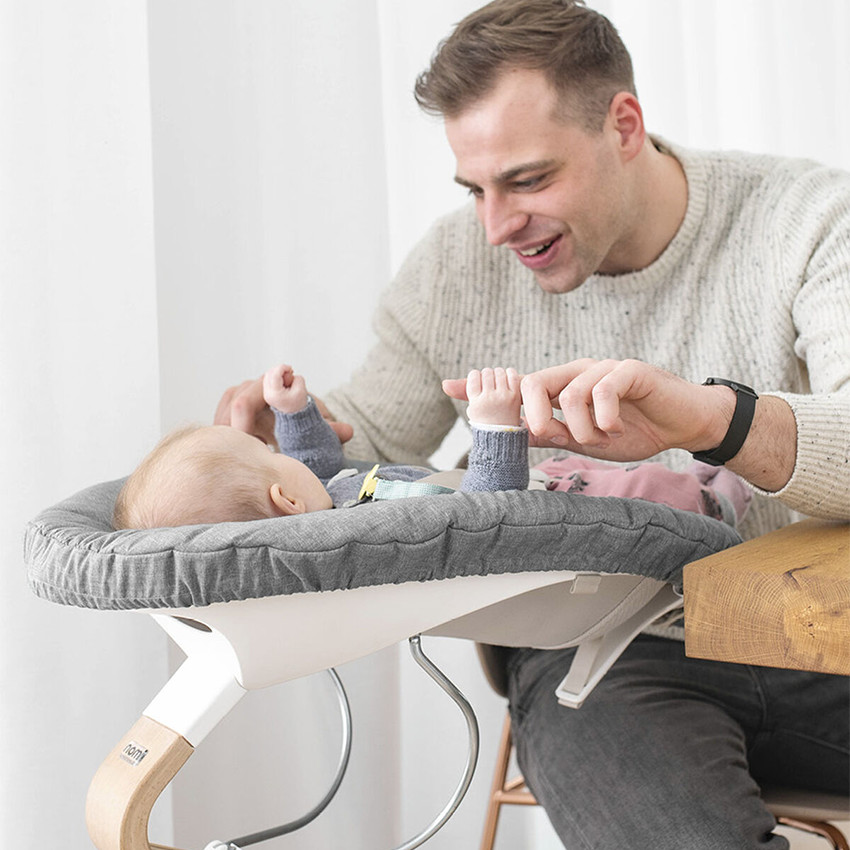 Newborn Set blanc pour chaise haute Nomi avec housse gris/rose 