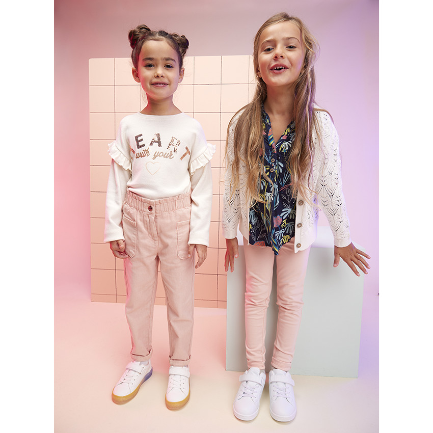 Gilet en tricot ajouré pour fille 