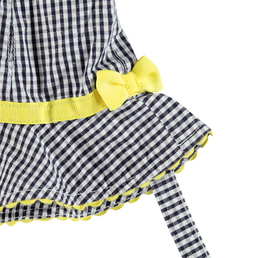 Charlotte à carreaux vichy et touches de jaune 