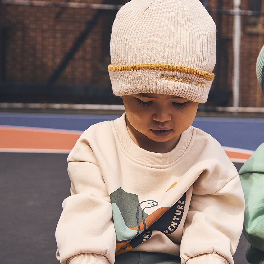 Bonnet en tricot avec écriture brodé pour bébé garçon  