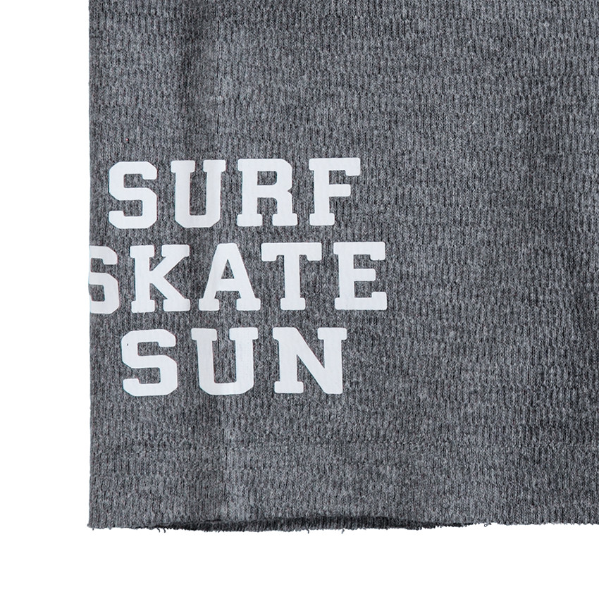 Ensemble avec tee-shirt print "surf" et bermuda à poche kangourou 