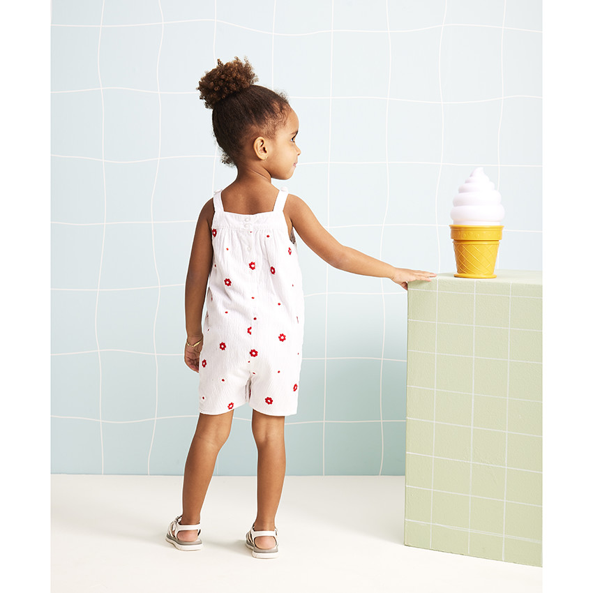 Combinaison courte brodée fleurs effet crépon pour bébé fille 