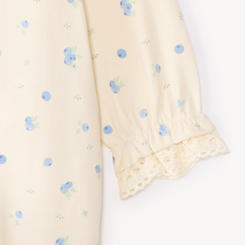 Dors-bien imprimé myrtilles à col claudine brodé pour bébé fille 