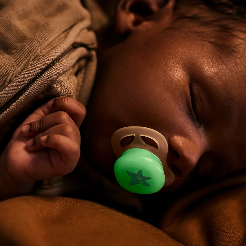 Lot de 2 sucettes silicone 0-2M Ultra Start nuit décorées 