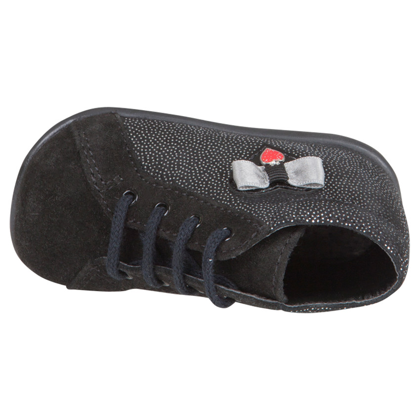 Bottillons en cuir imprimé pois à lacets et patch coeur 