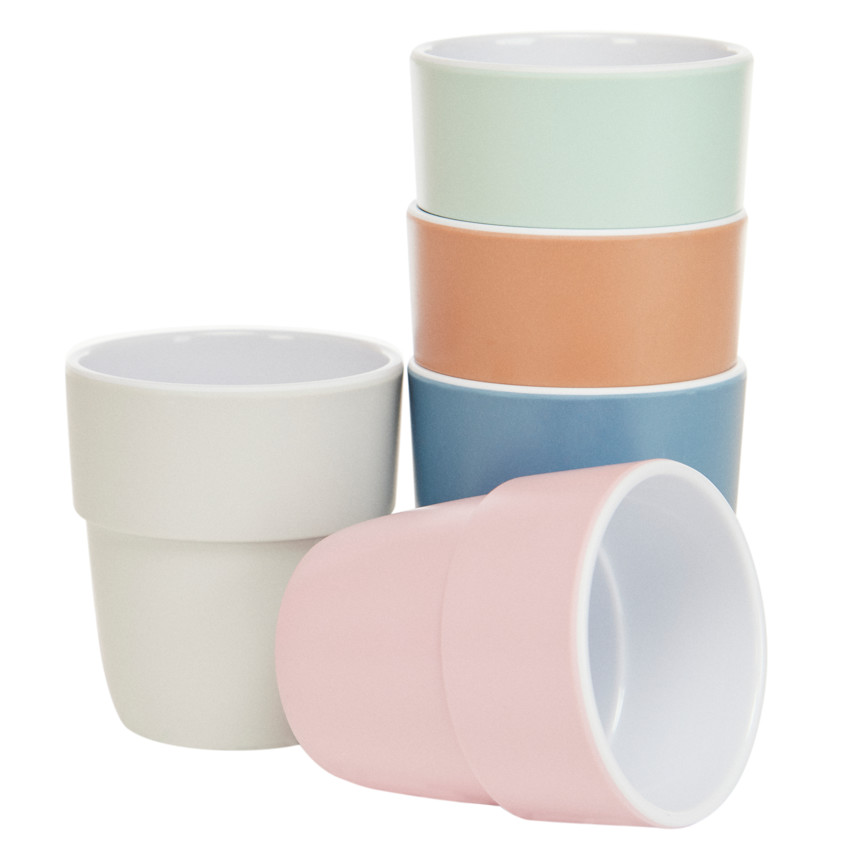 Gobelet en mélamine motif cœurs rose 