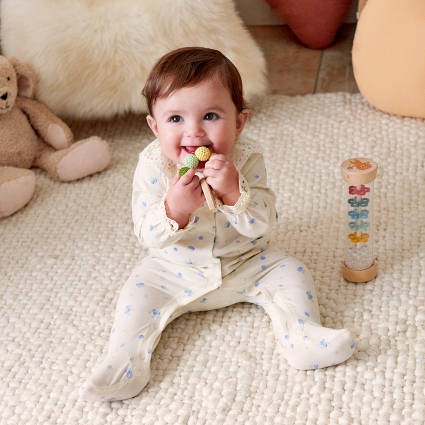 Dors-bien imprimé myrtilles à col claudine brodé pour bébé fille 