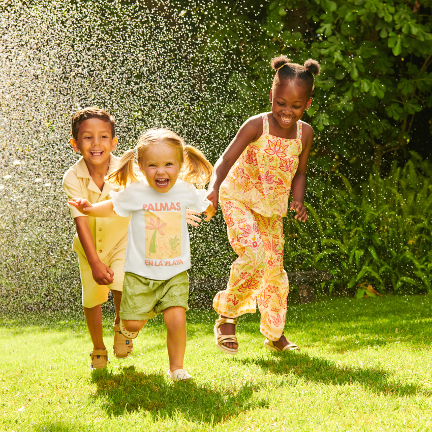 Ensemble 2 pièces t-shirt + short motifs palmiers pour bébé fille 