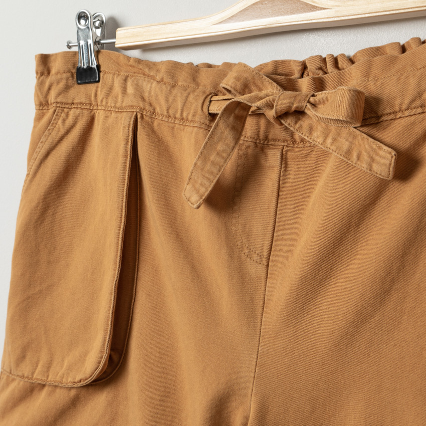 Short de grossesse en toile légère taille basse Main Short de grossesse en toile légère taille basse
