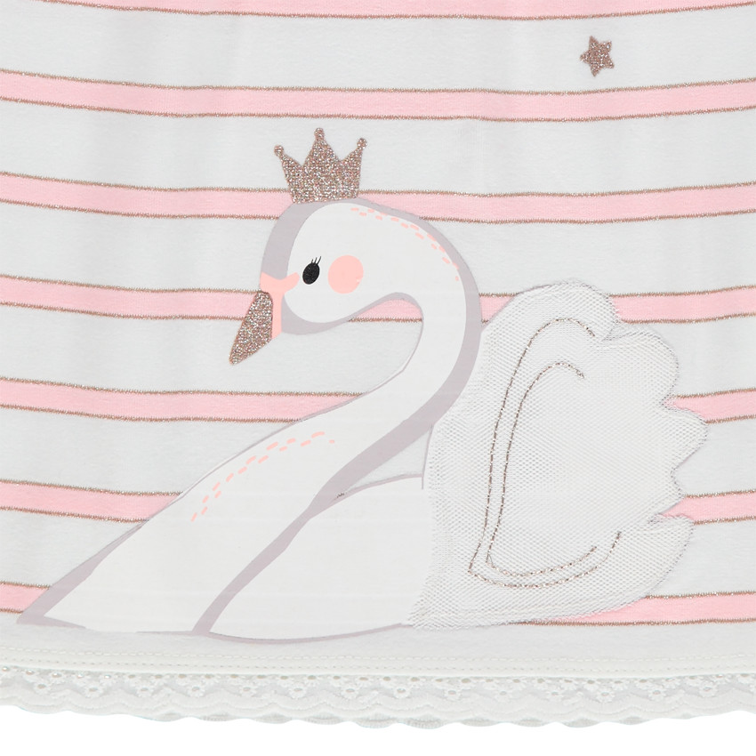 Ensemle avec top à rayures print cygne et short rose 