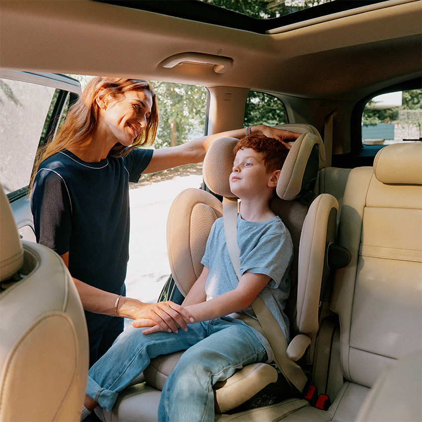 Siège-auto pliable Solution G2 i-Fix tissu Plus stone grey 