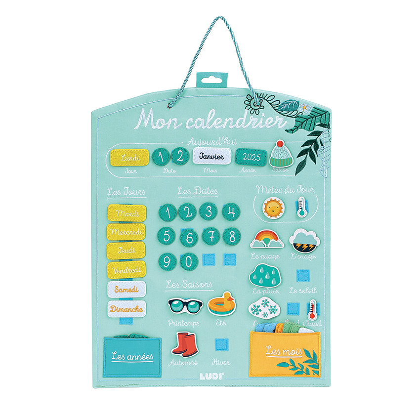 Calendrier ludique en tissu amande