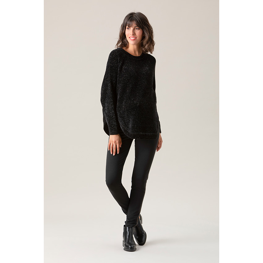 Pull chenille forme poncho à pans arrondis 