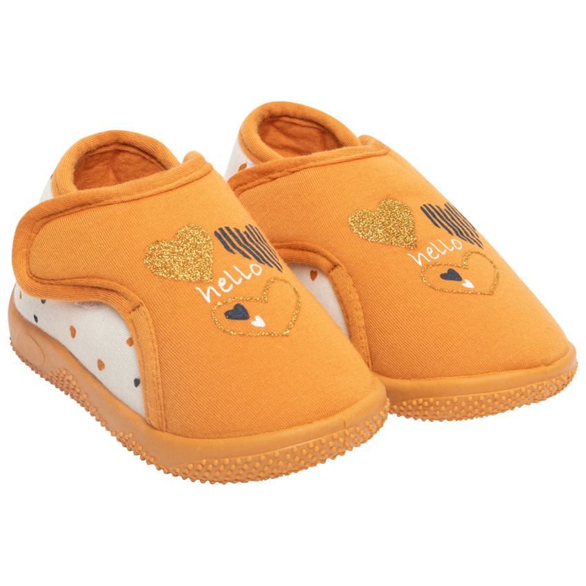 Chaussons bottillons imprimé coeurs pour bébé fille 