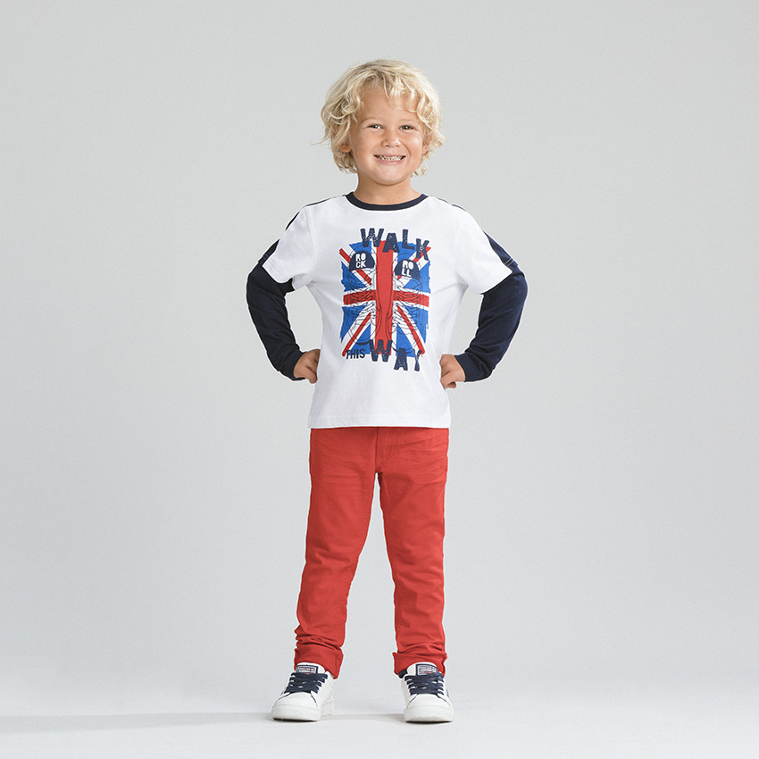 T-shirt manches longues print drapeau et baskets 