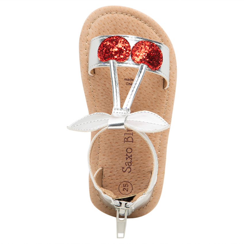 Nu-pieds argentés avec cerise pailletée 