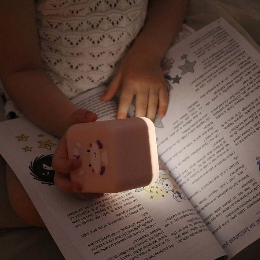 Veilleuse nomade 2 en 1 Cube B Lily la licorne rose 