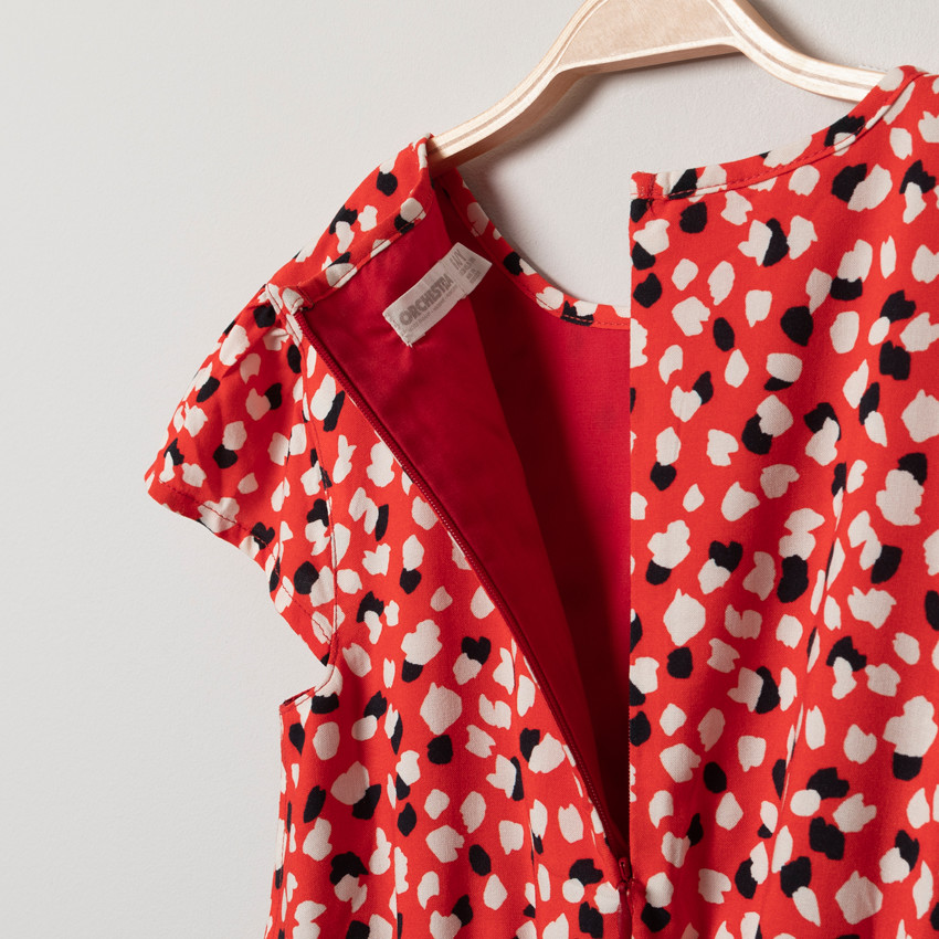 Robe manches courtes à imprimé graphique et taille élastiquée 