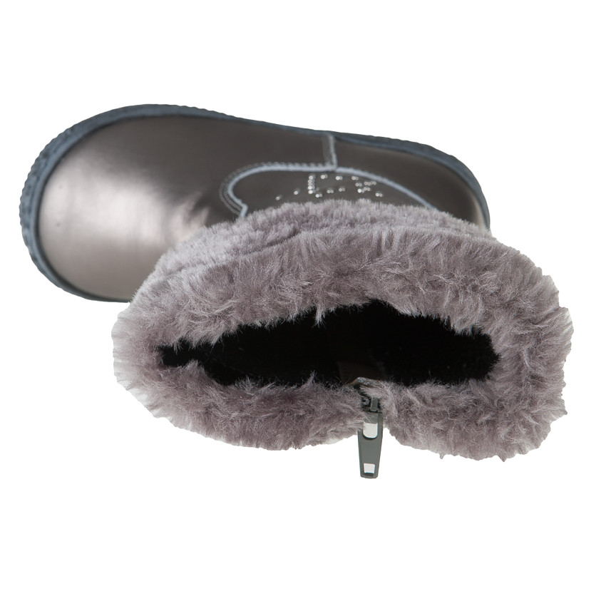 Bottes argentées en cuir avec col fausse fourrure et rivets 